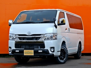 ハイエースバンキャンプ　車中泊　アウトドア　レジャー　内装架装