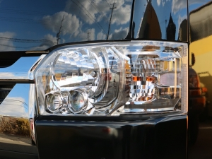 ハイエースバンキャンプ　車中泊　アウトドア　レジャー　内装架装