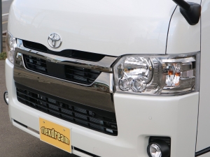 ハイエースバンキャンプ　車中泊　アウトドア　レジャー　内装架装