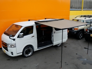 ハイエースバンキャンプ　車中泊　アウトドア　レジャー　内装架装