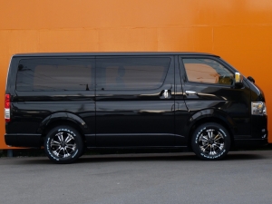 ハイエースバンキャンプ　車中泊　アウトドア　レジャー　内装架装