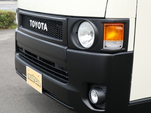 ハイエースバンキャンプ　車中泊　アウトドア　レジャー　内装架装