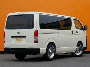 ハイエースバンキャンプ　車中泊　アウトドア　レジャー　内装架装