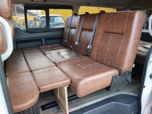 ハイエースワゴンキャンプ　車中泊　アウトドア　レジャー　内装架装