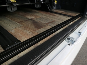 ハイエースワゴンキャンプ　車中泊　アウトドア　レジャー　内装架装