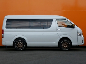 ハイエースワゴンキャンプ　車中泊　アウトドア　レジャー　内装架装