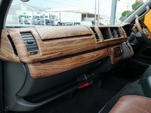 ハイエースワゴンキャンプ　車中泊　アウトドア　レジャー　内装架装