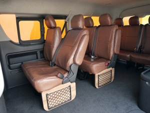ハイエースワゴンキャンプ　車中泊　アウトドア　レジャー　内装架装
