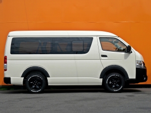 ハイエースワゴンキャンプ　車中泊　アウトドア　レジャー　内装架装