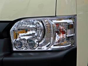 ハイエースワゴンキャンプ　車中泊　アウトドア　レジャー　内装架装