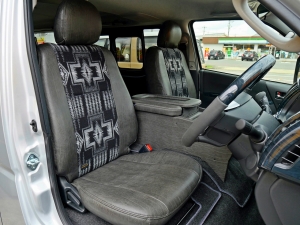 ハイエースバンアウトドア　キャンプ　車中泊　バンライフ　１BOX　ベッド　キャンピングカー
