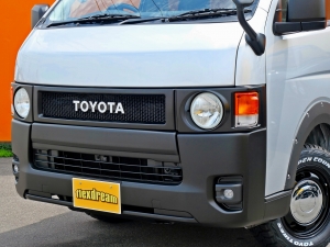 ハイエースバンアウトドア　キャンプ　車中泊　バンライフ　１BOX　ベッド　キャンピングカー