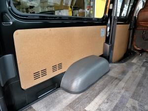 ハイエースバンDX　4WD　ディーゼル　丸目