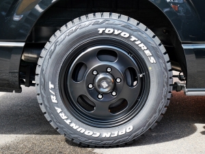 ハイエースバンDX　4WD　ディーゼル　丸目