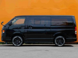 ハイエースバンディーゼル4WD　丸目カスタム　ネオクラシック