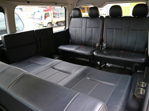 ハイエースワゴンアウトドア　キャンプ　車中泊　バンライフ　１BOX　ベッド　キャンピングカー