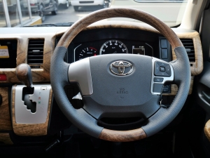 ハイエースバンDX　4WD　ディーゼル　丸目