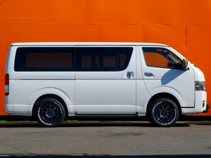 ハイエースバン新車一部改良後　ディーゼル四駆