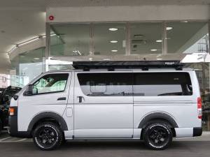 ハイエースバンアウトドア　キャンプ　車中泊　バンライフ　１BOX　ベッド　キャンピングカー