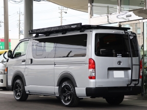 ハイエースバンアウトドア　キャンプ　車中泊　バンライフ　１BOX　ベッド　キャンピングカー