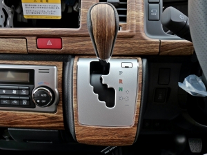 ハイエースバンディーゼル4WD　丸目カスタム　ネオクラシック