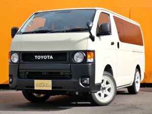 ハイエースバンディーゼル4WD　丸目カスタム　ネオクラシック