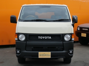 ハイエースバンディーゼル4WD　丸目カスタム　ネオクラシック