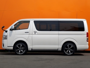 ハイエースバンアウトドア　キャンプ　車中泊　バンライフ　１BOX　ベッド　キャンピングカー