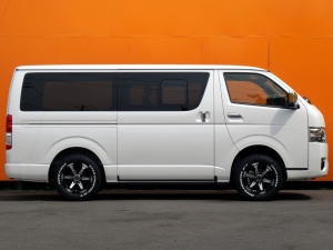 ハイエースバンアウトドア　キャンプ　車中泊　バンライフ　１BOX　ベッド　キャンピングカー