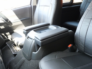 ハイエースバン新車アウトレットキャンプ　車中泊　アウトドア　レジャー　内装架装
