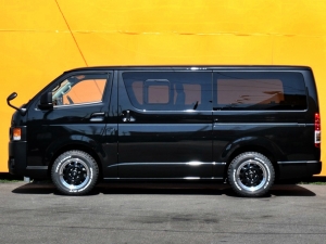 ハイエースバン新車アウトレットキャンプ　車中泊　アウトドア　レジャー　内装架装
