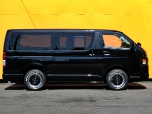 ハイエースバン新車アウトレットキャンプ　車中泊　アウトドア　レジャー　内装架装