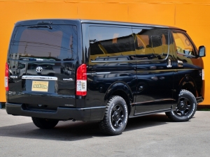 ハイエースバンディーゼル4WD　アウトドア　キャンプ　車中泊　バンライフ　１BOX　ベッド　キャンピングカー