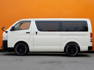 ハイエースバン新車アウトレットキャンプ　車中泊　アウトドア　レジャー　内装架装