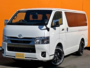ハイエースバン新車アウトレットアウトドア　キャンプ　車中泊　バンライフ　１BOX　ベッド　キャンピングカー