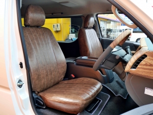 ハイエースワゴンキャンプ　車中泊　アウトドア　レジャー　内装架装
