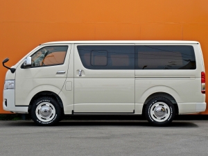ハイエースバン新車アウトレットディーゼル4WD　ネオクラシック