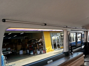 ハイエースバン新車アウトレット車中泊　アウトドア　対面シート