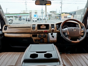 ハイエースバンDX　丸目換装FD-classic　車中泊　アウトドア