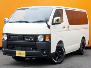 ハイエースバン当別注文色ライトイエロー　車中泊　アウトドア