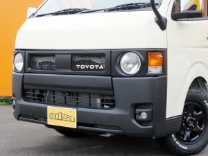 ハイエースバン当別注文色ライトイエロー　車中泊　アウトドア