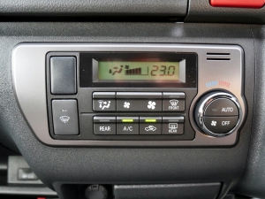 ハイエースバン車中泊　ディーゼル4WD　