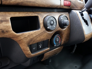 ハイエースバンDX　4WD　ディーゼル　丸目