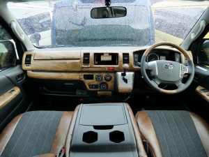 ハイエースバンDX　4WD　ディーゼル　丸目