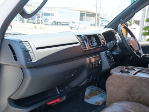 ハイエースバン新車一部改良後　ディーゼル四駆