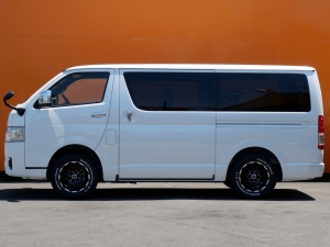 ハイエースバン新車一部改良後　ディーゼル四駆