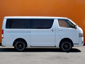 ハイエースバン新車一部改良後　ディーゼル四駆