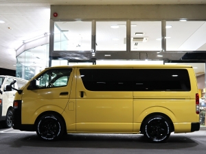 ハイエースバン2WD　丸目カスタム　ネオクラシック