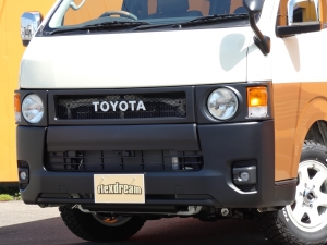 ハイエースバンディーゼル4WD　丸目カスタム　ネオクラシック