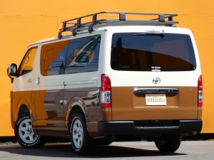 ハイエースバンディーゼル4WD　丸目カスタム　ネオクラシック